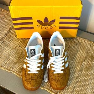 Women’s Gucci Samba sneakers